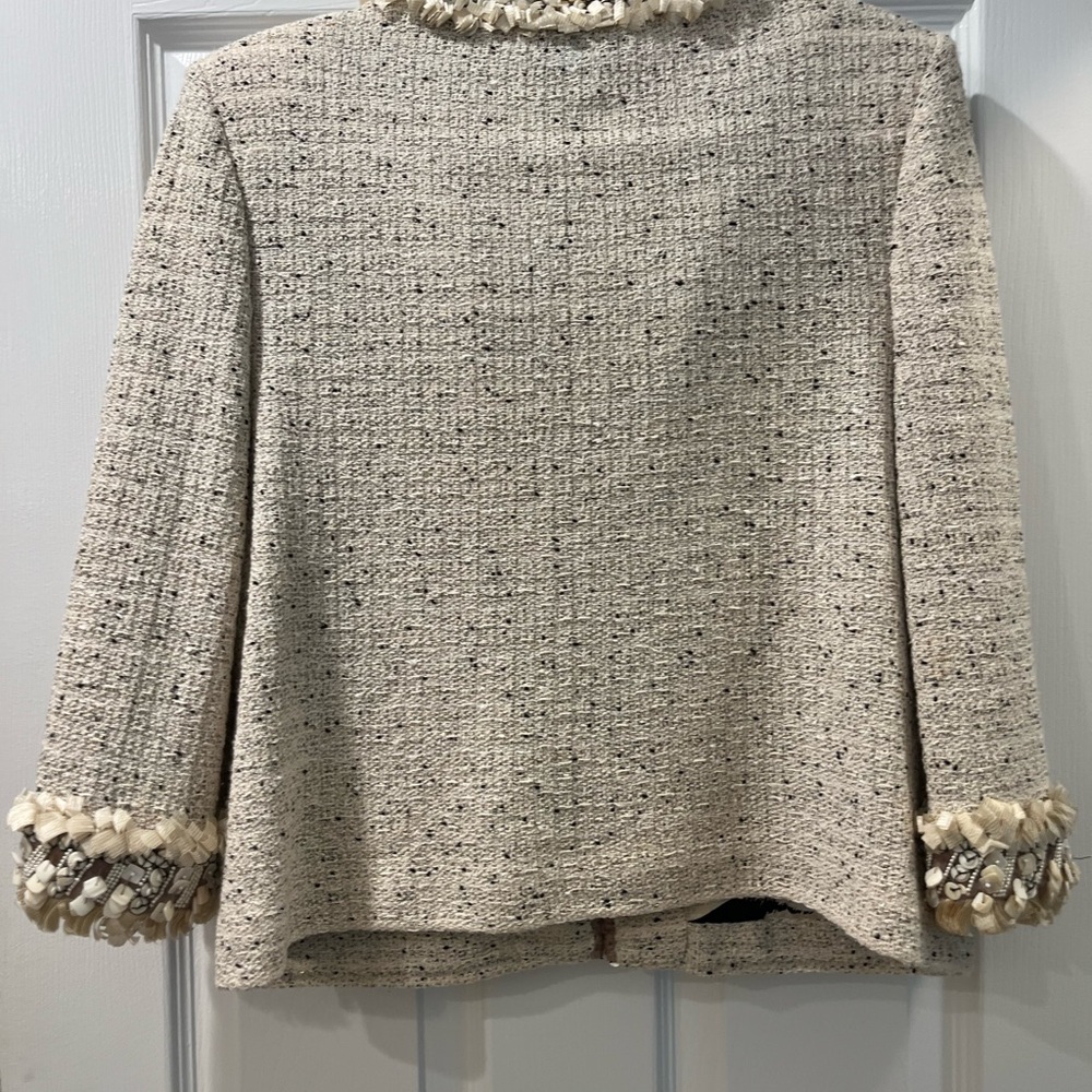 St John Couture Cream and Black Tweed Jacket - Picture 2 of 5
